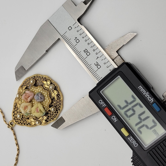 Vintage Victorian-style 14K Gold Filled Necklace Porcelain Flowers & Faux Pearls - Picture 12 of 12